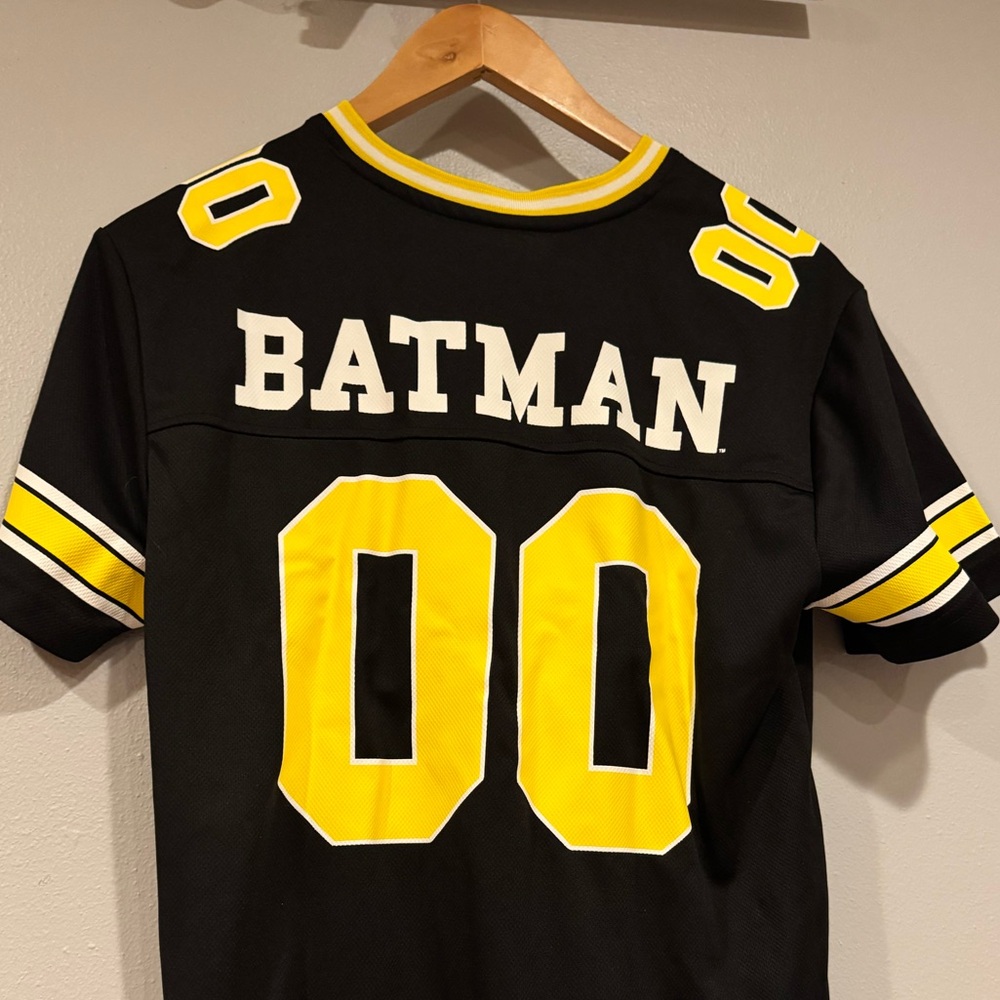 Batman jersey Boys XL - Picture 2 of 3